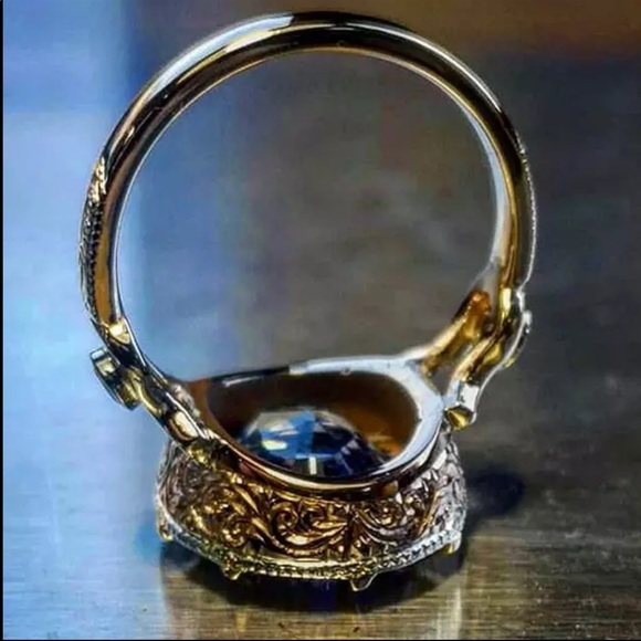 New 925 Silver NobleWomen Sapphire Ring - Picture 2 of 2